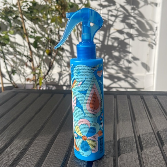 Amika - Hydro Rush Intense Moisture Leave-in Conditioner - Picture 6 of 10